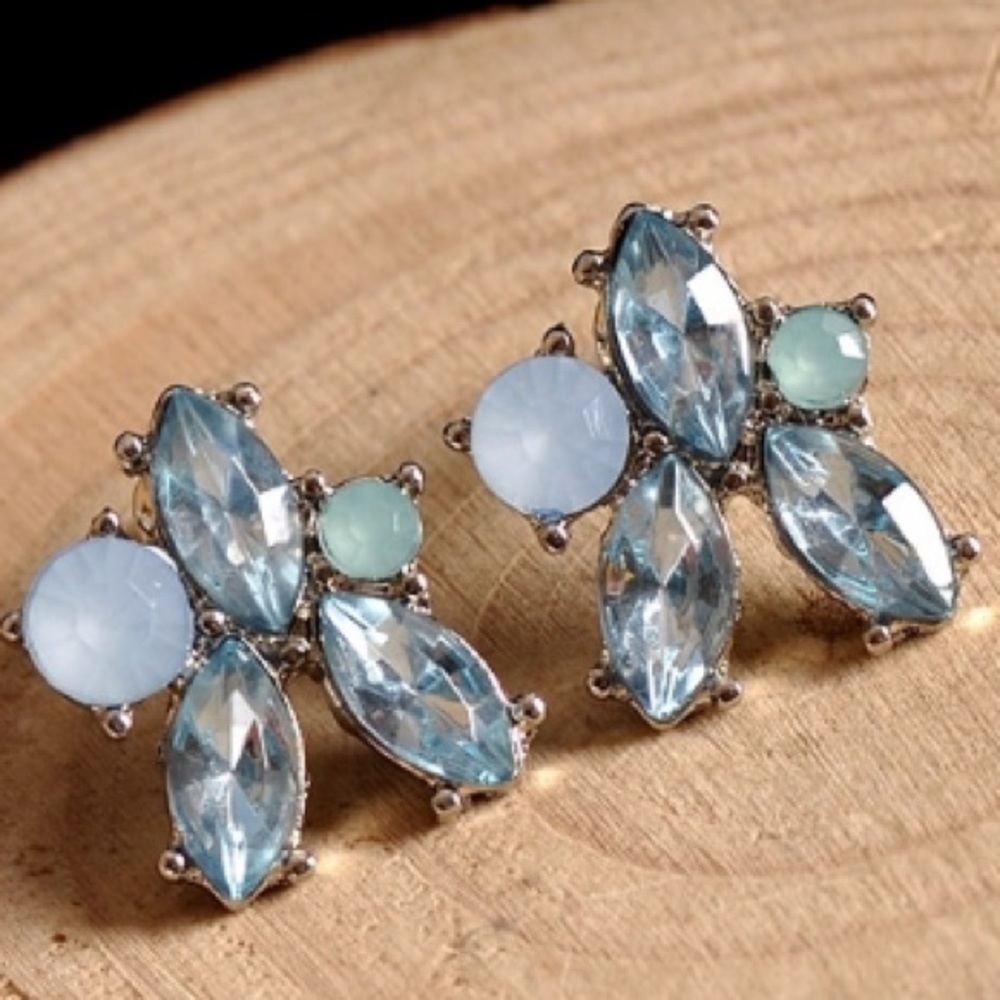 NEW💙💎BEAUTIFUL BLUES! SPARKLING STUDS BUNDLE💎💙 - Picture 2 of 8